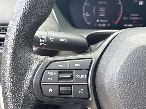 Used 2023 Honda HR-V LX image 17