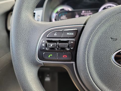 Used 2018 Kia Niro LX FWD image 27