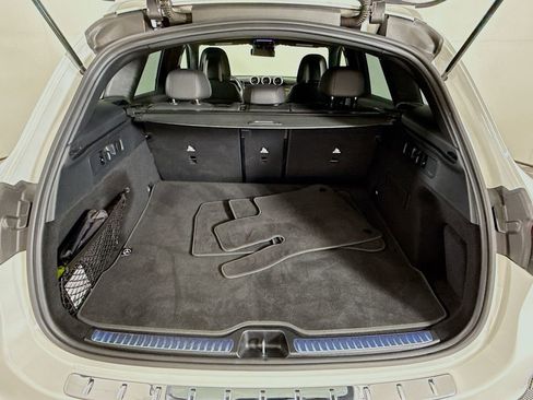 Used 2024 Mercedes-Benz GLC 300 image 24