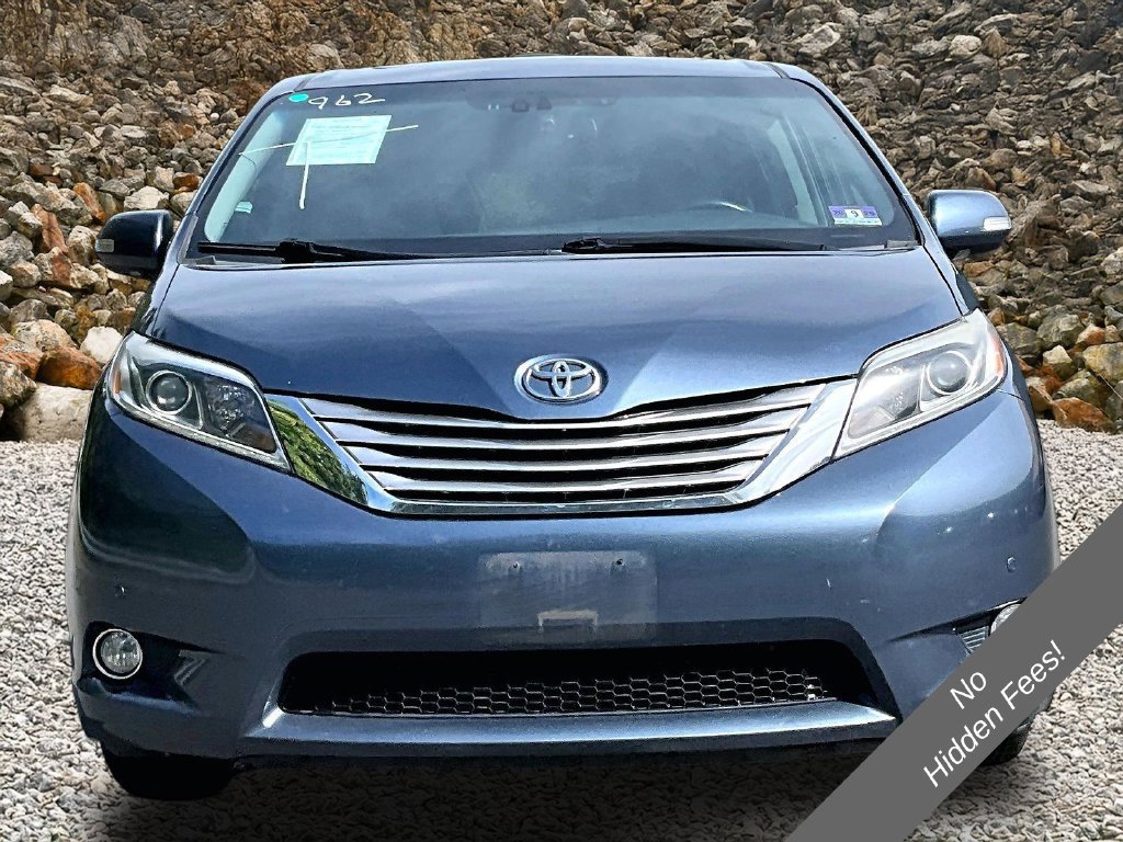 Used 2017 Toyota Sienna Limited Premium AWD/4WD image 3