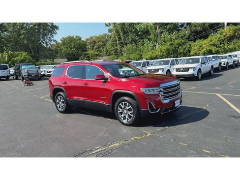 Certified 2023 GMC Acadia SLT image 2