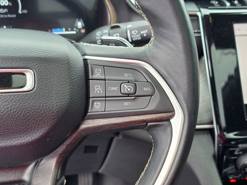 Used 2022 Jeep Grand Cherokee L Limited AWD/4WD image 20
