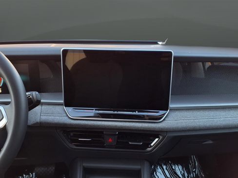 New 2026 Volkswagen Tiguan S image 37