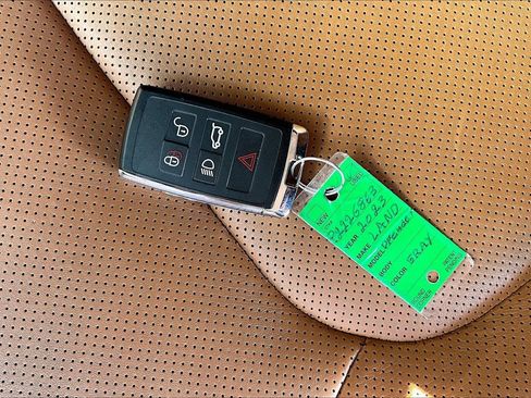 Certified 2023 Land Rover Defender 110 X-Dynamic SE AWD/4WD image 10