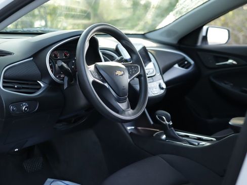 Used 2024 Chevrolet Malibu LT FWD image 9
