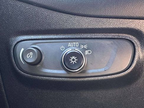 Used 2019 Chevrolet Equinox LT AWD/4WD image 34
