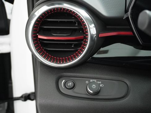 New 2026 Chevrolet Trax RS w/ Sunroof Package FWD image 19