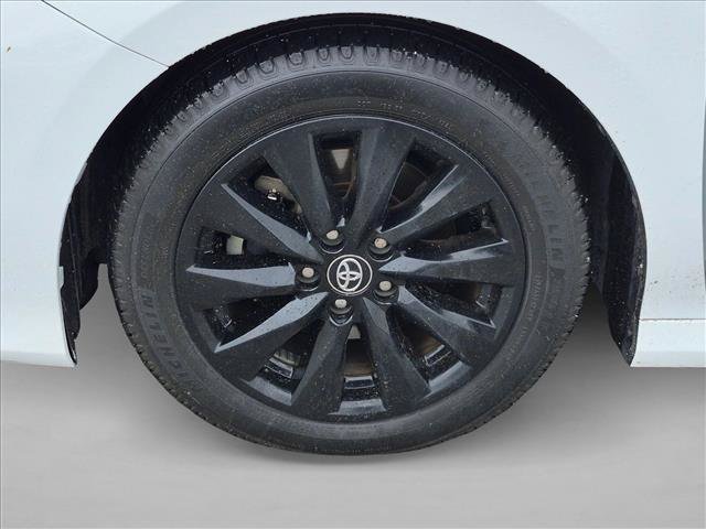 Used 2020 Toyota Camry LE FWD image 16