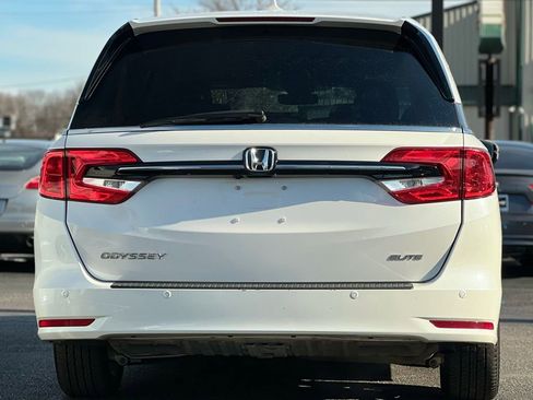 Used 2023 Honda Odyssey Elite image 6