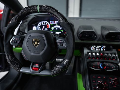 Used 2018 Lamborghini Huracan LP 580-2 RWD image 43