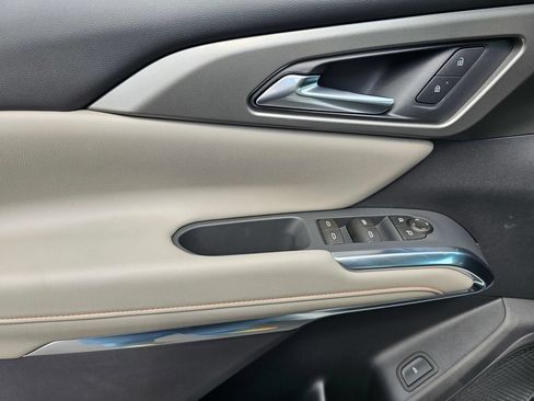 New 2026 Chevrolet Traverse LT w/ Driver Confidence Package FWD image 21