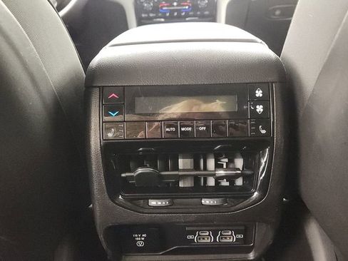 Used 2021 Jeep Grand Cherokee L Limited image 24