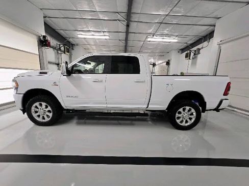Used 2023 RAM 2500 Laramie AWD/4WD image 6
