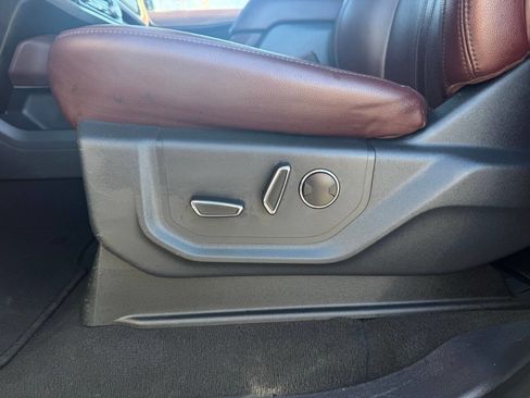 Used 2023 Ford Expedition Limited image 16