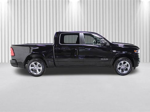 New 2026 RAM 1500 4x4 Crew Cab image 2