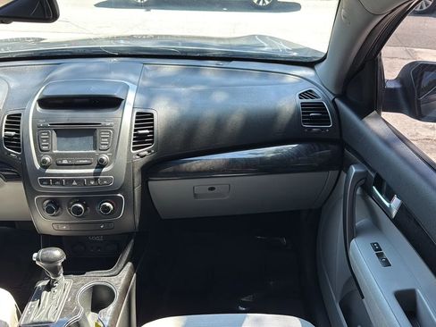 Used 2014 Kia Sorento LX FWD image 27