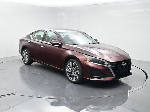 Used 2023 Nissan Altima 2.5 SL AWD/4WD image 2