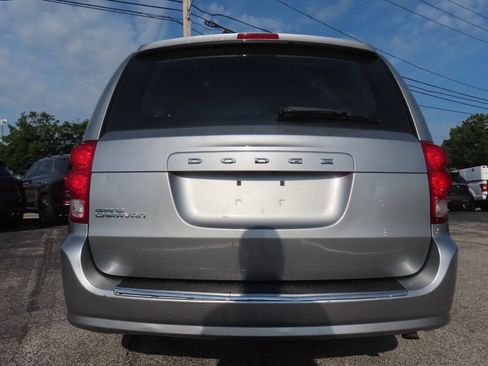 Used 2016 Dodge Grand Caravan American Value Package w/ UConnect Hands-Free Group FWD image 25