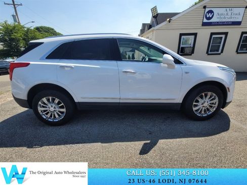 Used 2018 Cadillac XT5 Luxury w/ Driver Awareness Package FWD image 8
