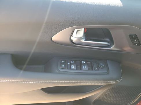 New 2026 Chrysler Pacifica Select image 7