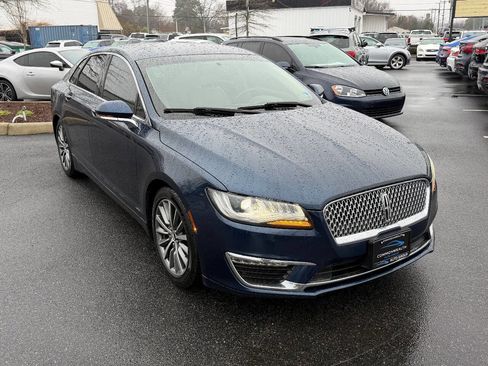 Used 2017 Lincoln MKZ Premiere image 3