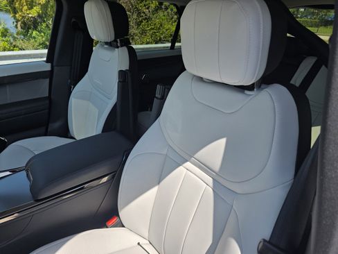 New 2026 Land Rover Range Rover Sport Dynamic SE AWD/4WD image 11