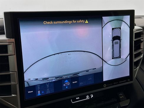 Used 2024 Toyota Sequoia Platinum image 14