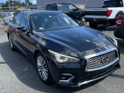 Used 2018 INFINITI Q50 Luxe image 1