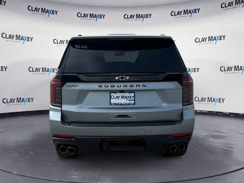 Used 2025 Chevrolet Suburban Z71 AWD/4WD image 4