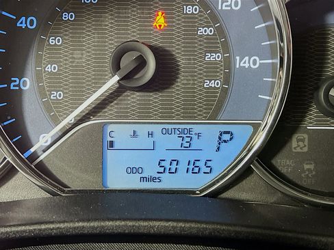 Used 2015 Toyota Corolla LE FWD image 13