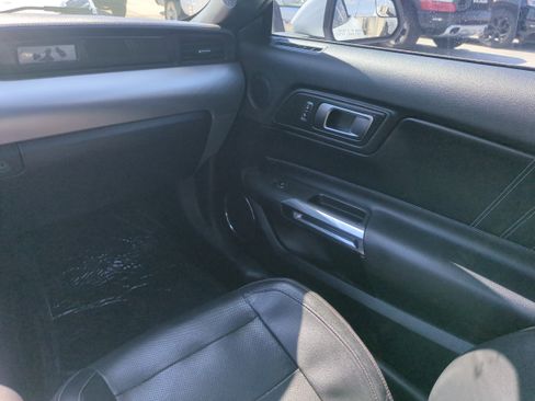 Used 2019 Ford Mustang GT Premium image 16