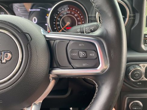 Used 2020 Jeep Wrangler Unlimited Sahara AWD/4WD image 26