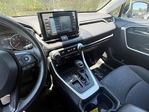 Used 2020 Toyota RAV4 XLE FWD image 22