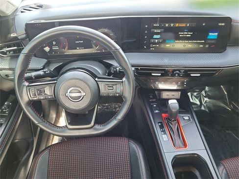 Certified 2025 Nissan Kicks SR image 9