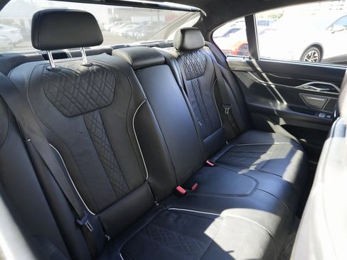Used 2019 BMW 750i xDrive image 22