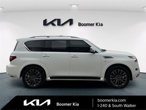 Used 2022 Nissan Armada Platinum image 4