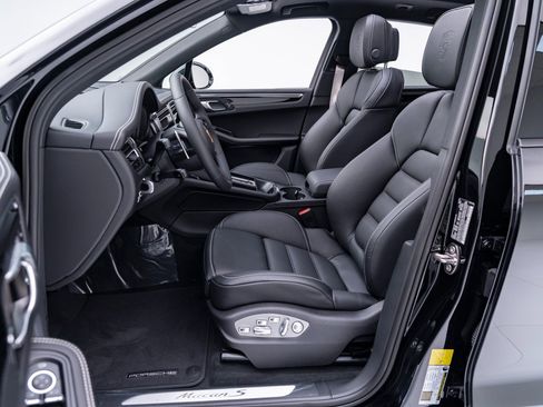 New 2025 Porsche Macan S image 17