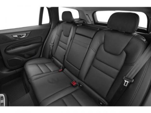 Used 2022 Volvo V60 T5 Cross Country w/ Climate Package image 13