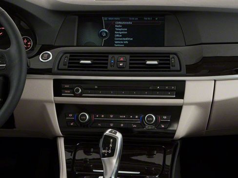 Used 2013 BMW 528i xDrive Sedan image 10