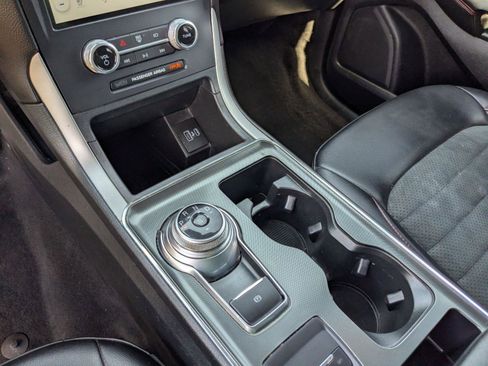 Used 2022 Ford Edge ST-Line image 14