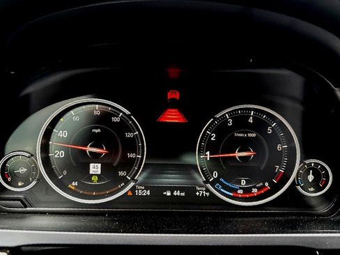 Used 2015 BMW 750Li xDrive AWD/4WD image 20