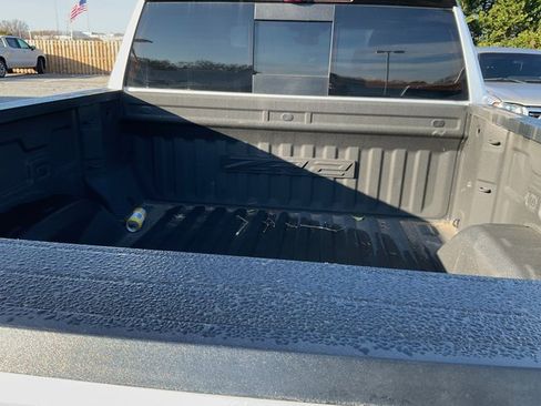 Used 2022 Chevrolet Silverado 1500 ZR2 w/ Technology Package image 8