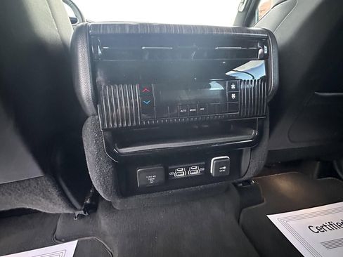 Used 2024 Jeep Wagoneer Series II w/ Flexible Seating Group image 35