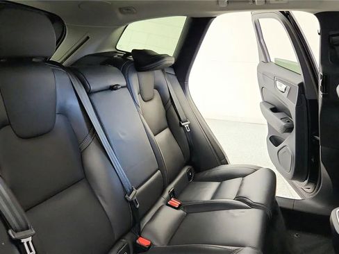 Used 2023 Volvo XC60 B5 Ultimate w/ Climate Package image 38