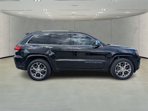 Used 2020 Jeep Grand Cherokee Overland image 2