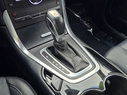 Used 2016 Ford Edge Titanium w/ Technology Package image 25