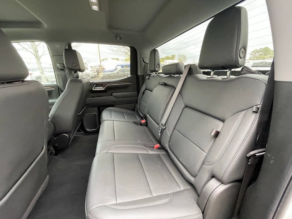 Used 2025 GMC Sierra 1500 SLT AWD/4WD image 26