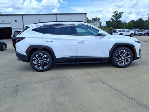 New 2026 Hyundai Tucson Limited FWD image 2