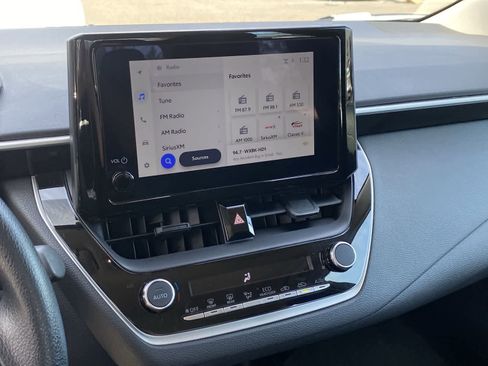 Used 2025 Toyota Corolla LE image 29