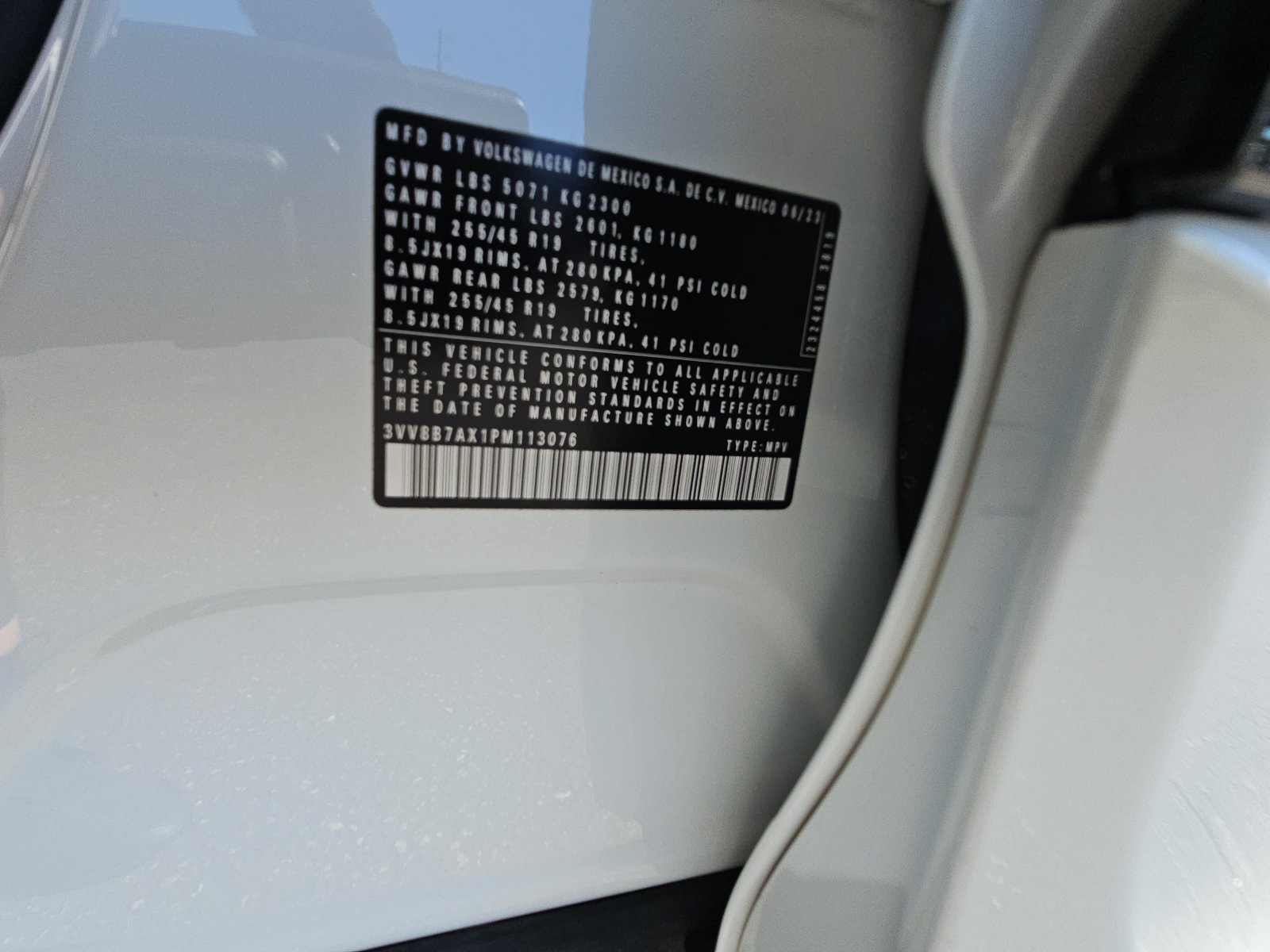 Certified 2023 Volkswagen Tiguan SE R-Line AWD/4WD image 35